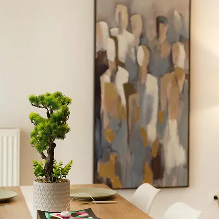 Apartment Modern 2br In Old Town, Near Byzantine Walls *