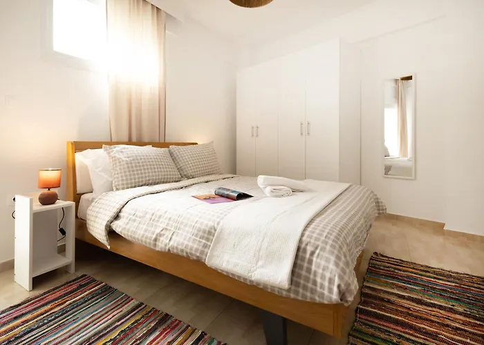 Modern 2br In Old Town, Near Byzantine Walls Apartman