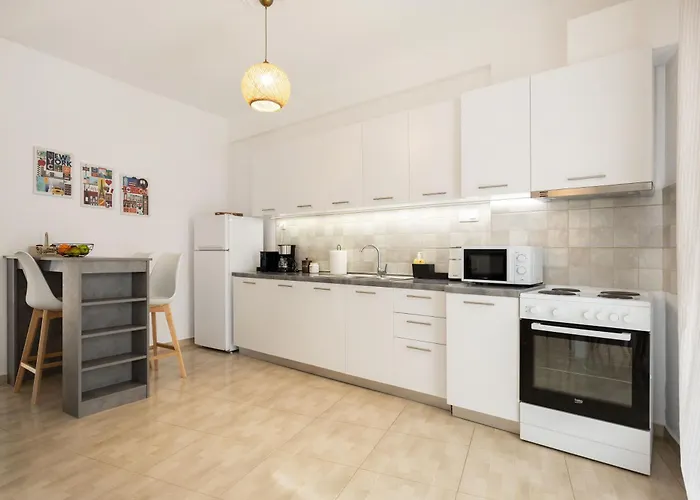 Modern 2br In Old Town, Near Byzantine Walls *