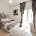 Modern 2br In Old Town, Near Byzantine Walls