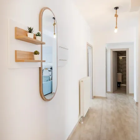Modern 2br In Poli Near Center شقة *