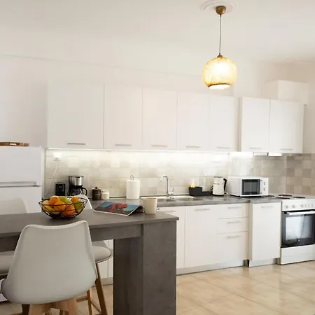 Modern 2br In Poli Near Center *