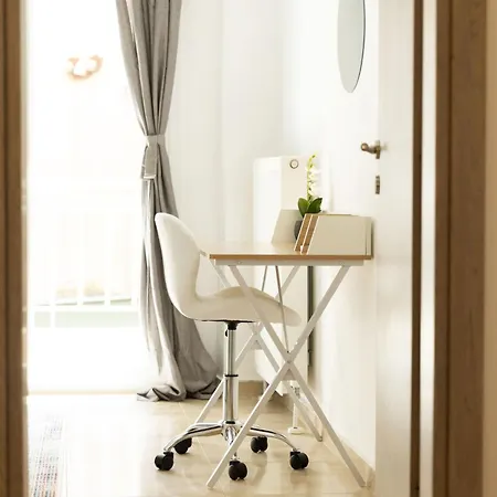 Modern 2br In Poli Near Center شقة *