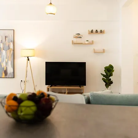 Modern 2br In Poli Near Center شقة