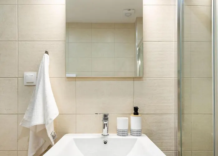 Daire Modern 2br In Old Town, Near Byzantine Walls