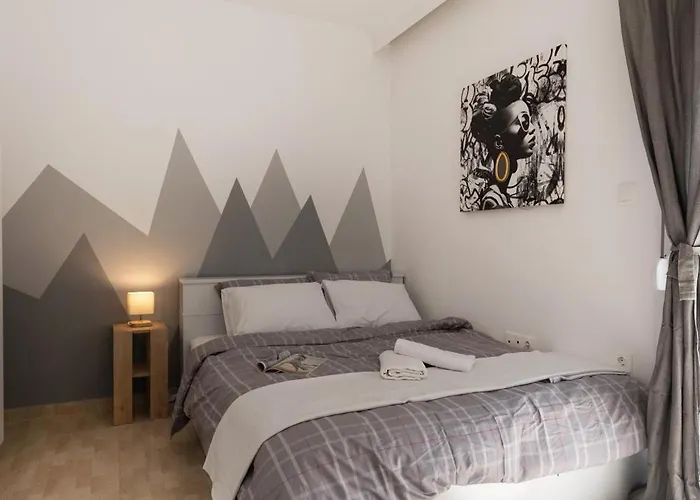 Daire Modern 2br In Old Town, Near Byzantine Walls *
